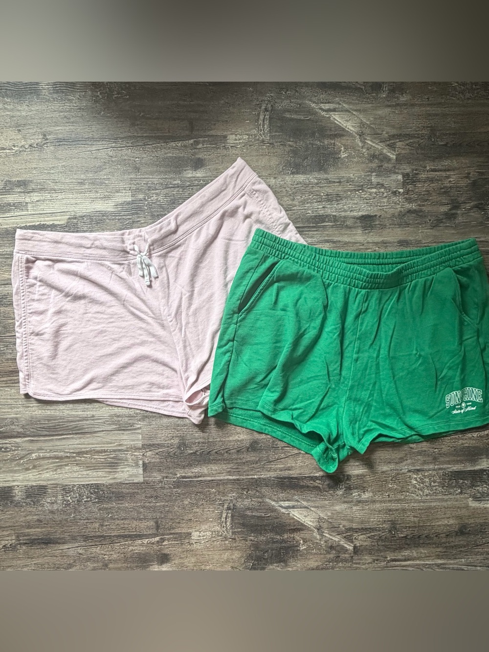 Lot of 2‎ Old Navy pull on sweat shorts women’s XXL green pink